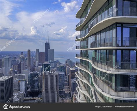 Aqua Tower Chicago Aerial Photography Stock Photo by ©Raoyang 350113226