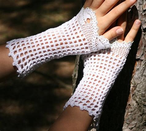 Fingerless Gloves Bridal In White With Lace Trim Lace Etsy Gloves