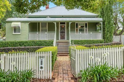 Modern Luxury Character Home in Centenary Heights - RealWay Toowoomba