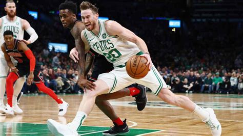 Gordon Hayward Injury: Why Won't Celtics SF Play Against the Mavericks?