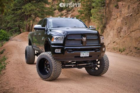 2014 Dodge Ram 2500 With 24x14 76 2 Fuel Forged Ff12 And 40 15 5R24