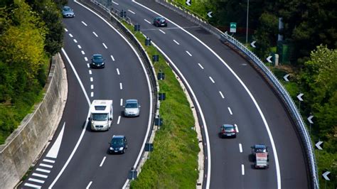 Cinco trucos prácticos para ahorrar al alquilar un coche Onda Vasca