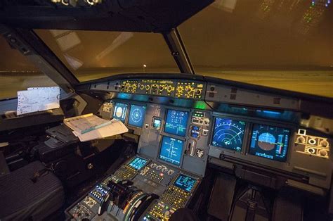 Airbus A319 Cockpit | Cockpit, Flight simulator cockpit, Airbus