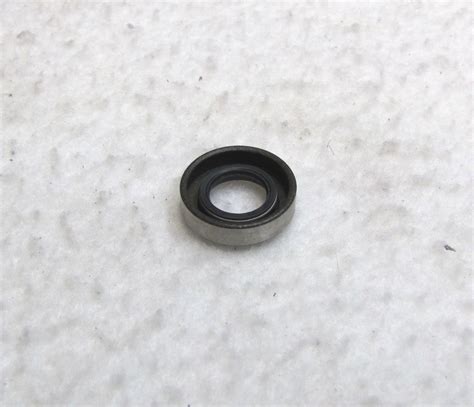 OMC Johnson Evinrude Propeller Shaft Oil Seal 303345 0303345 Express