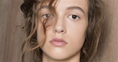 Tendance Coiffure Les Cheveux Au Vent Marie Claire