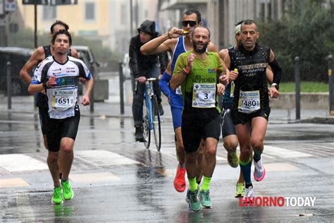 Half Marathon 2023 La Carica Dei Mille Runners Per Le Strade Di Livorno