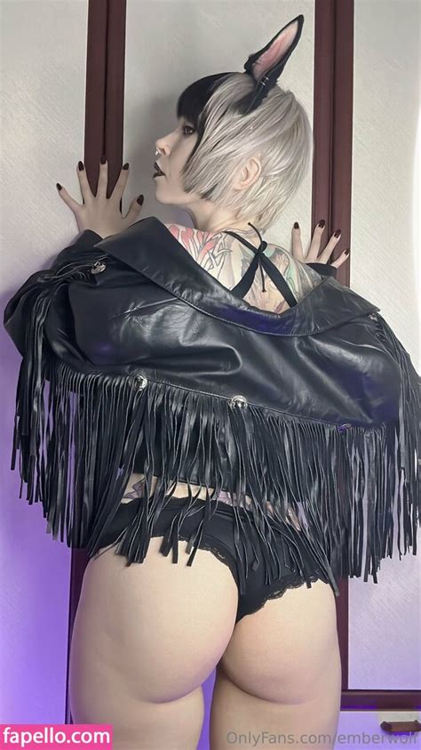 Ember Wolf Emberwolf Wolfiesantics Nude Leaked Onlyfans Photo