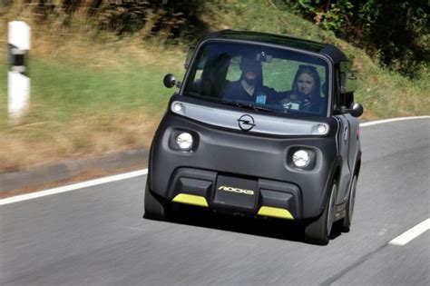 Opel Rocks e fits all Geschützt mobil jetzt schon mit 15 Jahren