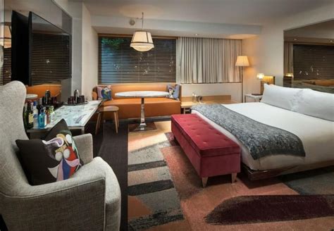 The Best Hotels Near Universal Studios Hollywood | CuddlyNest