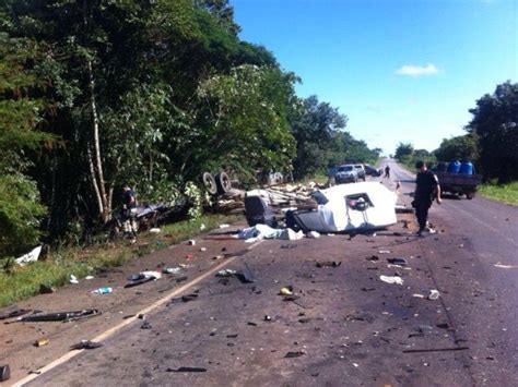 G Carreta E Caminh O Batem De Frente E Duas Pessoas Morrem Na Br