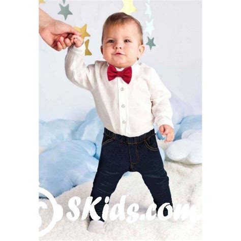 Выбор одежды для мальчика на годик: нарядный костюм для малышей до 1 года