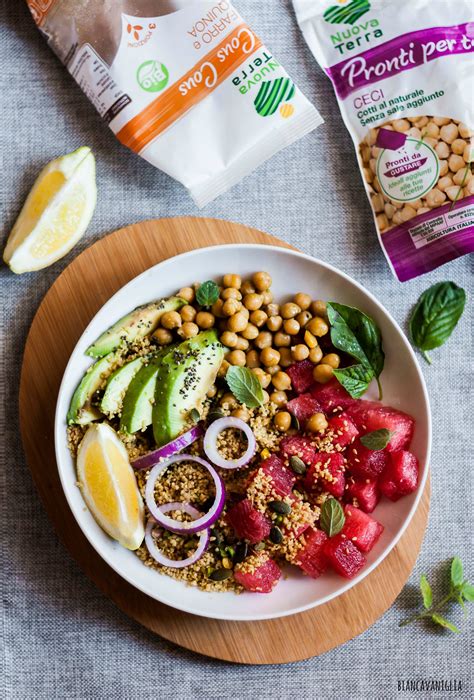 Couscous Di Farro E Quinoa Con Avocado Ceci E Anguria Buddha Bowl