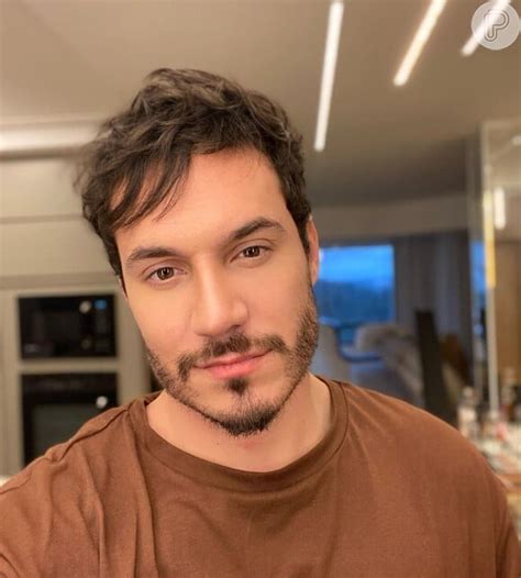 Harmonização Rosto de Ricardo Tozzi surge irreconhecível em foto e web