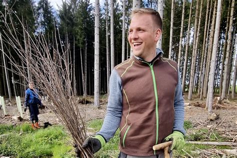 Aktion 1 000 Bäume pflanzen Ellgass Allgäu Hotel im Allgäu