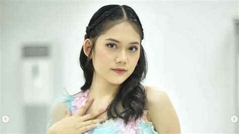 Potret Cantik Chika Jkt Umumkan Lulus Sebagai Member Di Hari Ulang