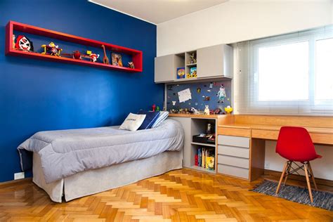 Habitación de un niño. Combinación de rojo… | Decoración de habitación juvenil, Decoracion de ...