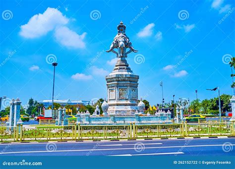 The Four Headed Elephant Statue In The Middle Of Heavy Traffic At Phan