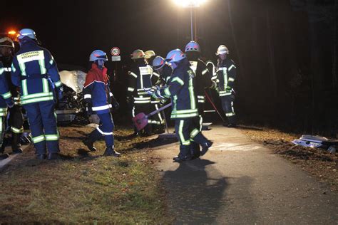 Bilder Von Auto Im Landkreis Erlangen H Chstadt F Hrt Gegen Baum