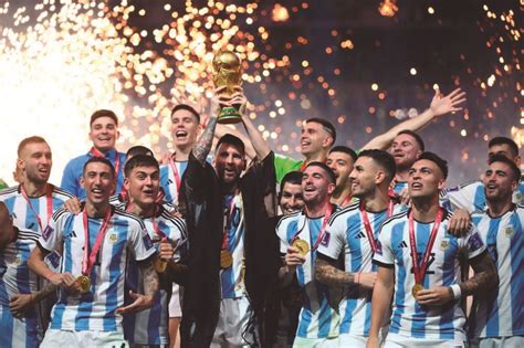 Após 36 Anos Argentina Conquista O Tricampeonato Na Copa Do Mundo Editora Juma