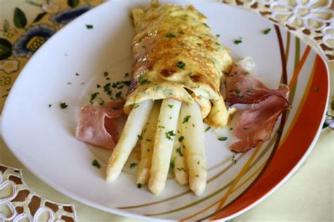 Spargel im Kräuter Crepe Rezept mit Bild kochbar de