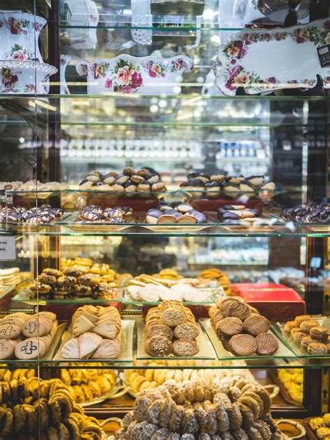 Best Pastry Shops and Bakeries in Madrid