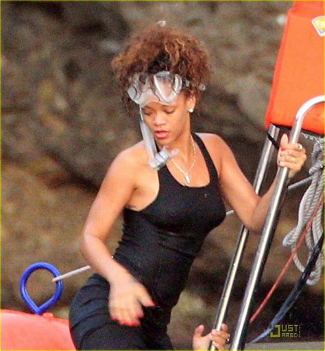 Rihanna I Don T Have A Sex Tape Photo 2573223 Rihanna Photos Just Jared Celebrity News