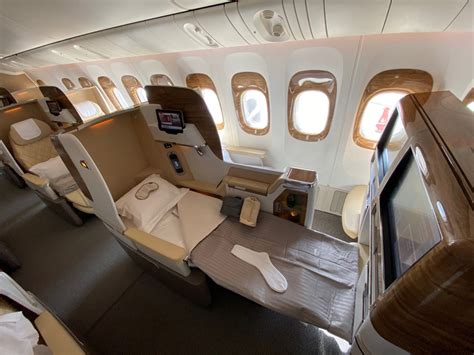 Video Review Emirates New Business Class For Boeing 777 Aeronews