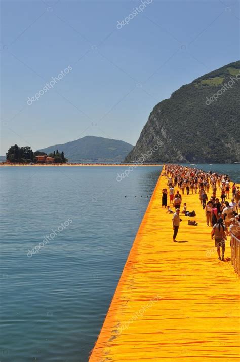 The Floating Piers In Lake Iseo Stock Editorial Photo Scrisman