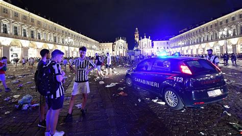 Turin Schwere Vorw Rfe Nach Massenpanik Beim Public Viewing Der Spiegel