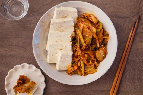 Dubu Kimchi Kimchi Pork Stir Fried With Tofu Baek Jong Won Chopsticks And Flour