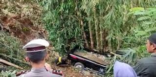 8 Penumpang Tewas Usai Pikap Berisi Tamu Hajatan Terjun Ke Jurang