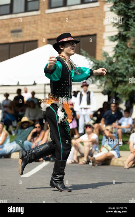 Whiting Indiana Usa July 28 2018 Men And Women Wearing Traditional