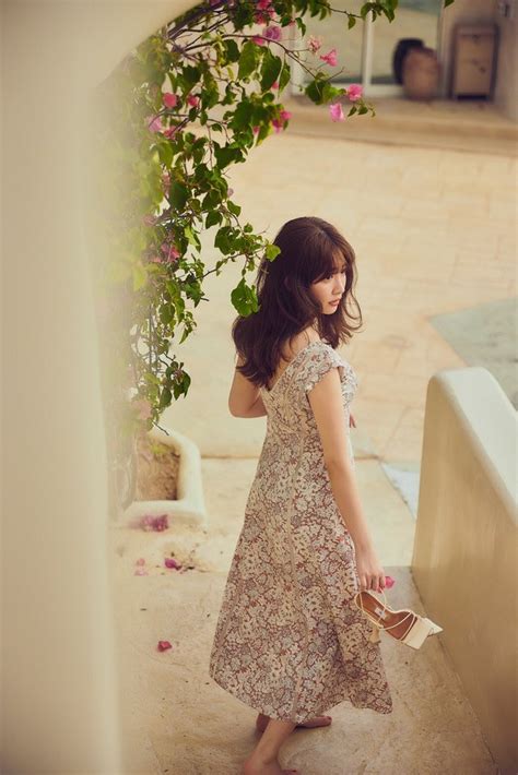 グレイ系 S人気の Herlipto Lace Trimmed Floral Dress ロングワンピース ワンピースグレイ系s