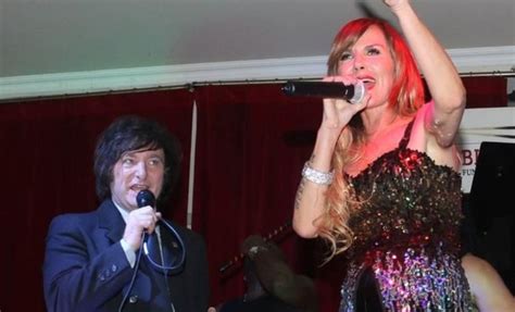 Música Y Amor Javier Milei Su Primer Show Con Su Novia La Cantante Daniela Info Laprida