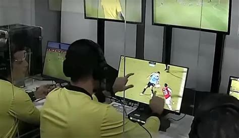 Var Explicó Por Qué No Cobró Penal Para Chile Tras Mano De Uruguay