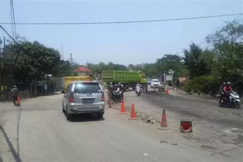 Jalan Parung Panjang Bogor Rusak Parah Menteri Pupr Sarankan Lewat