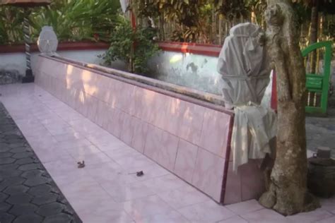 Misteri Makam Mbah Dowo Sepanjang Meter Di Alas Purwo Banyuwangi