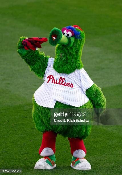 2151 Philadelphia Phillies Phanatic Photos And High Res Pictures Getty