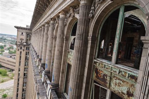 Detroit S Incredible Beaux Arts Train Station Abandoned For 30 Years