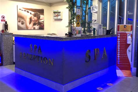 LINDA WELLNESS Side Jacuzzi Vergnügen Salzraum Massage Spa