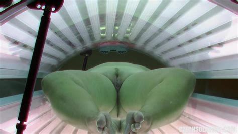 Beautifu Fatty MILF Cought In Solarium Seen This Tnaflix