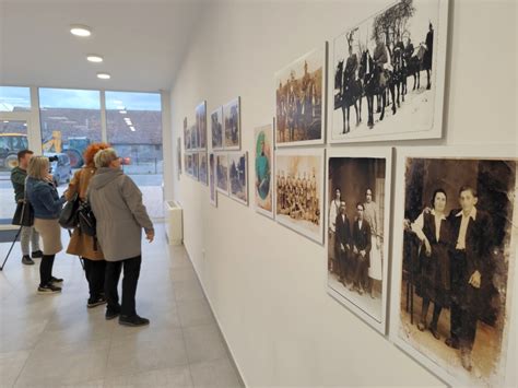 Foto Skriveno Blago Rovi A Odu Evilo Posjetitelje Kulturnog Centra