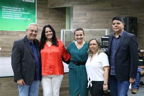 Em Semin Rio Equipe Do Programa Crian A Feliz Recebe Micro Nibus