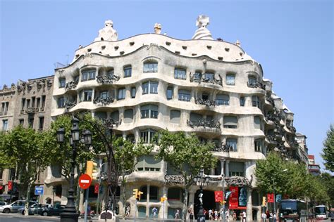 Modernidad S Pero Sin Pasarse Comentario De Arquitectura La Pedrera