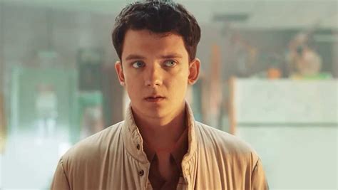 Sex Education Asa Butterfield divulga que 3ª temporada da série terá