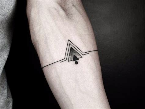 11 Tatuajes Pequeños Para Hombre Con Significado