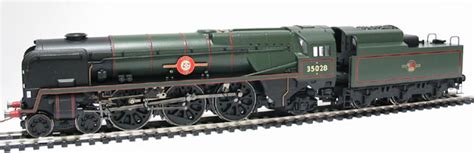 Hornby R Rebuilt Merchant Navy Class Clan Line In Br