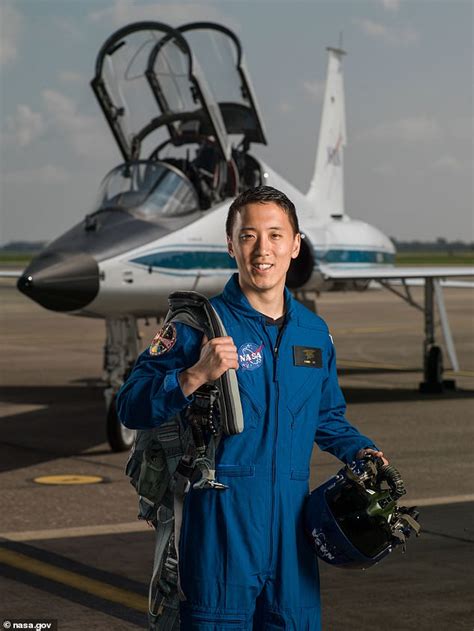 How Navy Lt Jonny Kim 35 Went From Being A Navy Seal To Harvard Doctor To Nasa Astronaut