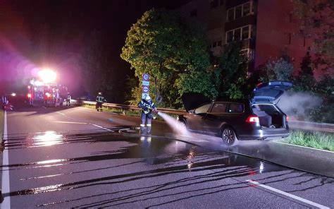 Auto Brennt Auf B Bei Konz Feuerwehr L Scht Fahrzeug Bei Karthaus