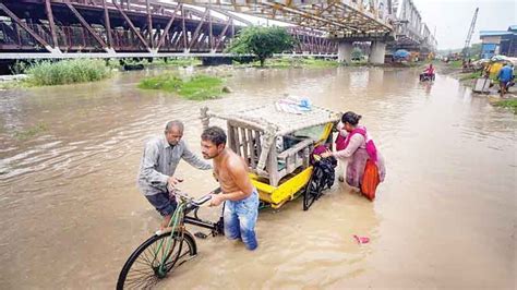 Monsoon Update उत्तर भारत में जलतांडव बाढ़ के मुहाने पर दिल्ली